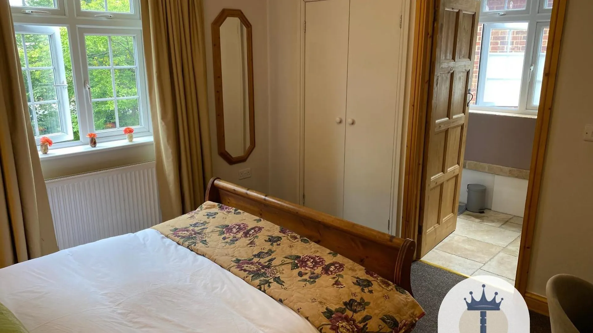 Beautiful Self-Contained Cottage Ickenham Holiday home